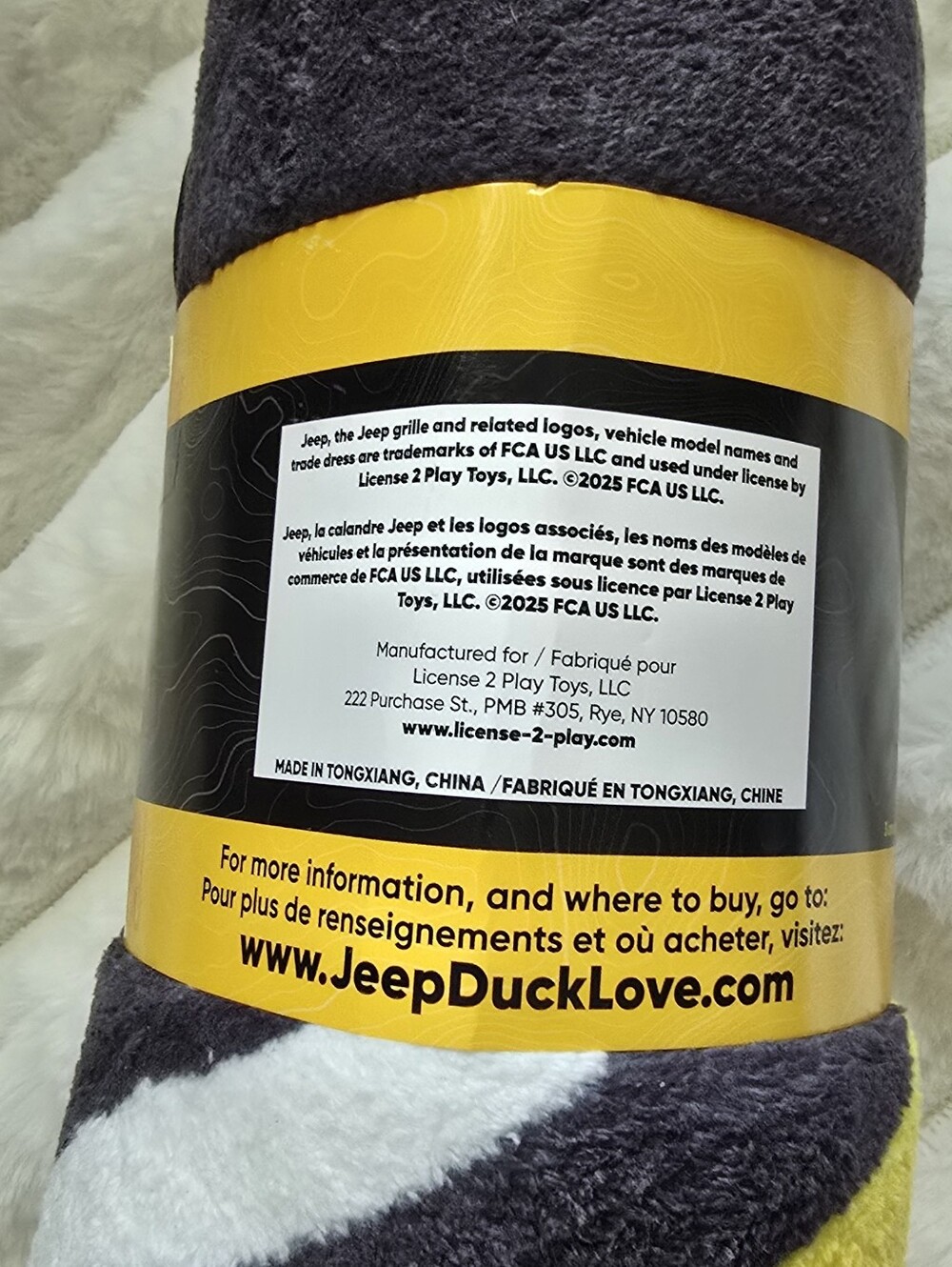 New! 50"×40" JEEP Duck Fleece Throw - Picture 3 of 3